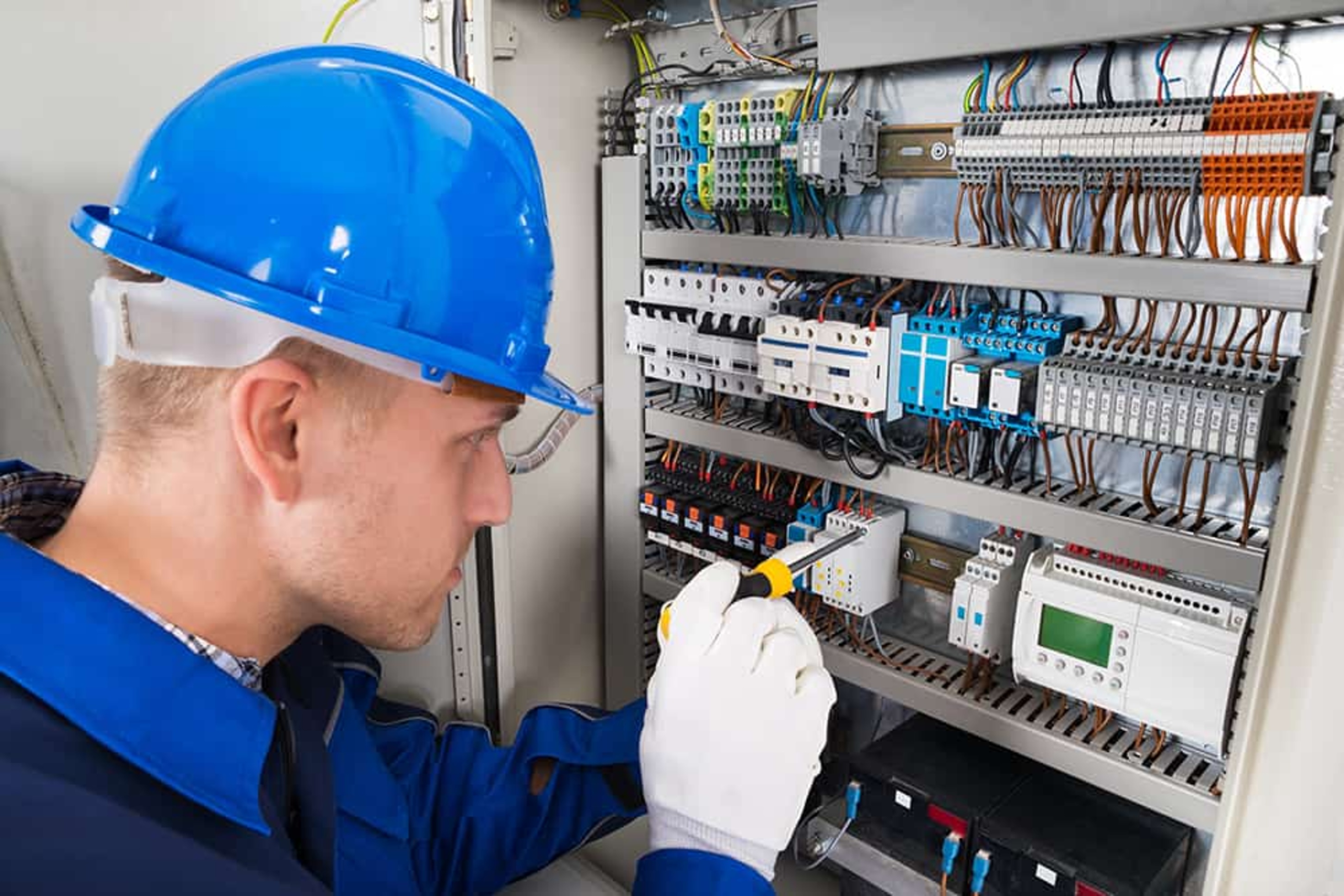 Elektroniker für Energie- und Gebäudetechnik (m/w/d) bei Muster Elektro in Musterstadt